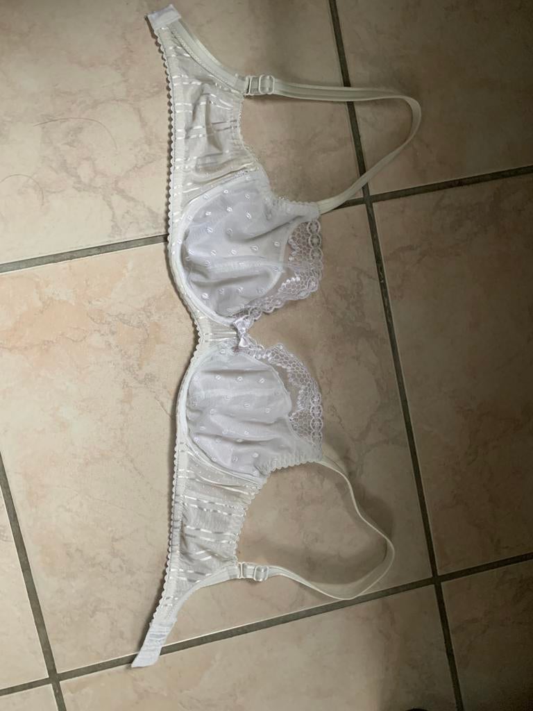 Bh Chantelle EU 75 cup C wit weinig gedragen, Kleding | Dames, Ondergoed en Lingerie, Ophalen of Verzenden