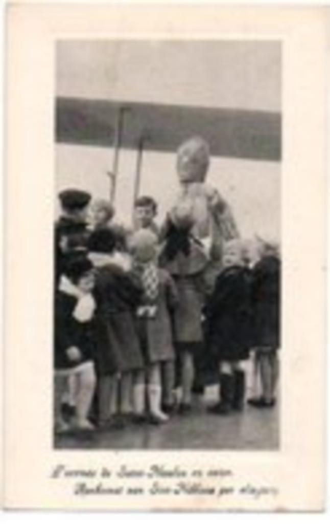 Carte postale ancienne de Sinterklaas avec avion, Divers, Enlèvement ou Envoi