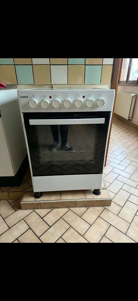 Gaziniere électrique, Classe énergétique A ou plus économe, 85 à 90 cm, Plaque chauffante, 4 zones de cuisson