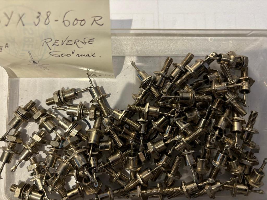 thyristors, BYX38.600 SEMICONDUCTORS, omgekeerd, set van 74, Ophalen, Nieuw