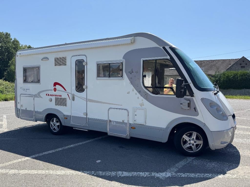 Adriatik Vision I677 SP Intégral , Chassis Alko, Caravanes & Camping, Camping-cars, Jusqu'à 4, 6 à 7 mètres, Boîte manuelle, Intégral