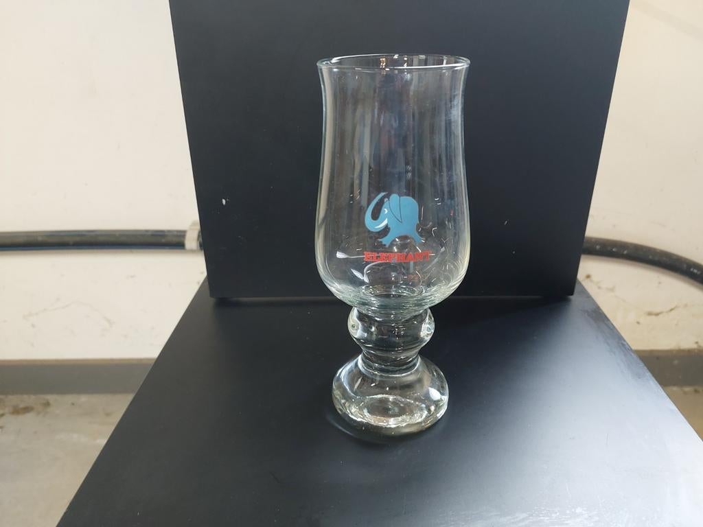 Oud glas carlsberg elephant, Verzamelen, Ophalen of Verzenden, Zo goed als nieuw, Bierglas