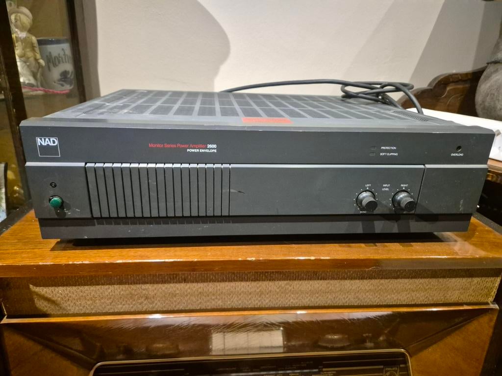 Te koop versterker Hi end NAD VOOR ONDERDELEN, Ophalen