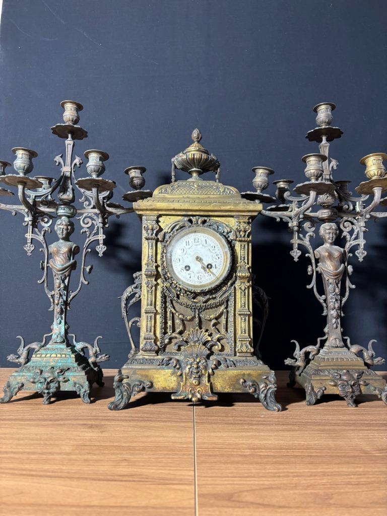 (76) Antieke Franse Bronzen Regency Pendule met Kandelaren, Enlèvement ou Envoi