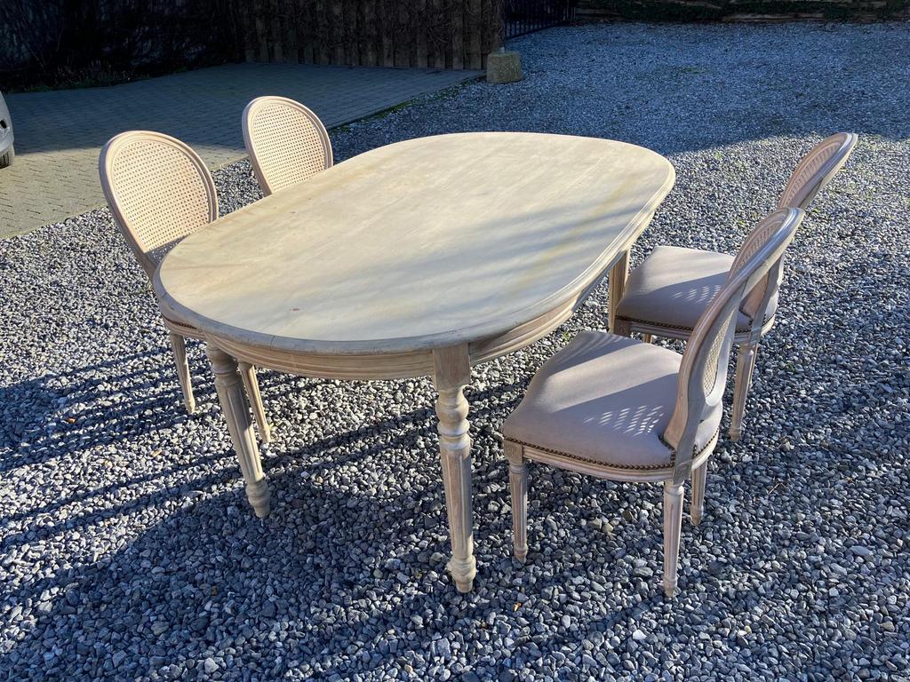 Table en hêtre massif avec 4 chaises, Quatre personnes, 150 à 200 cm, 100 à 150 cm, Enlèvement