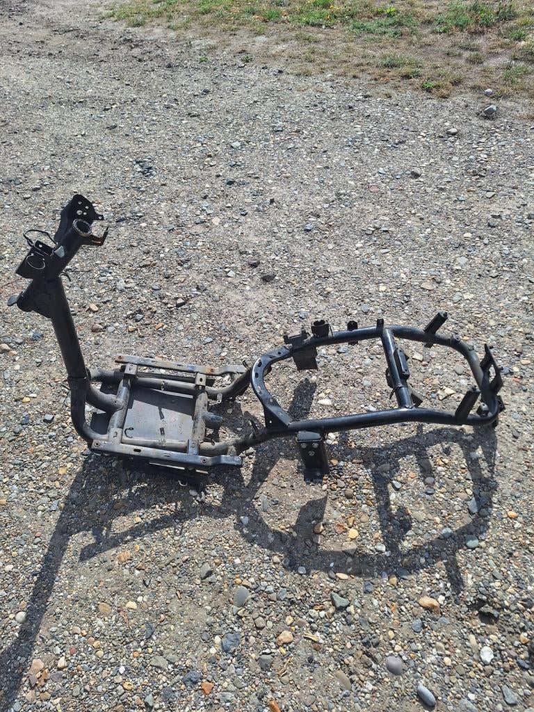 Diverse frame (chassis) AenB klasse met papieren, Fietsen en Brommers, Ophalen of Verzenden, Frame, SYM