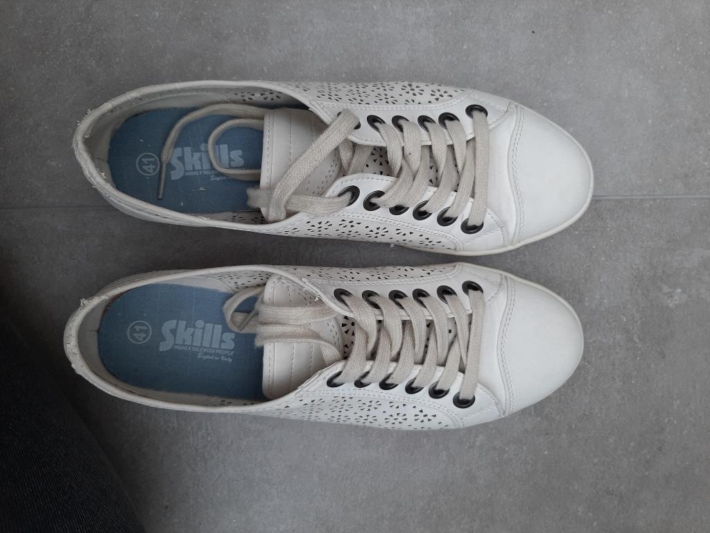 Witte schoenen Skills maat 41, Wit, Ophalen of Verzenden, Zo goed als nieuw, Sneakers