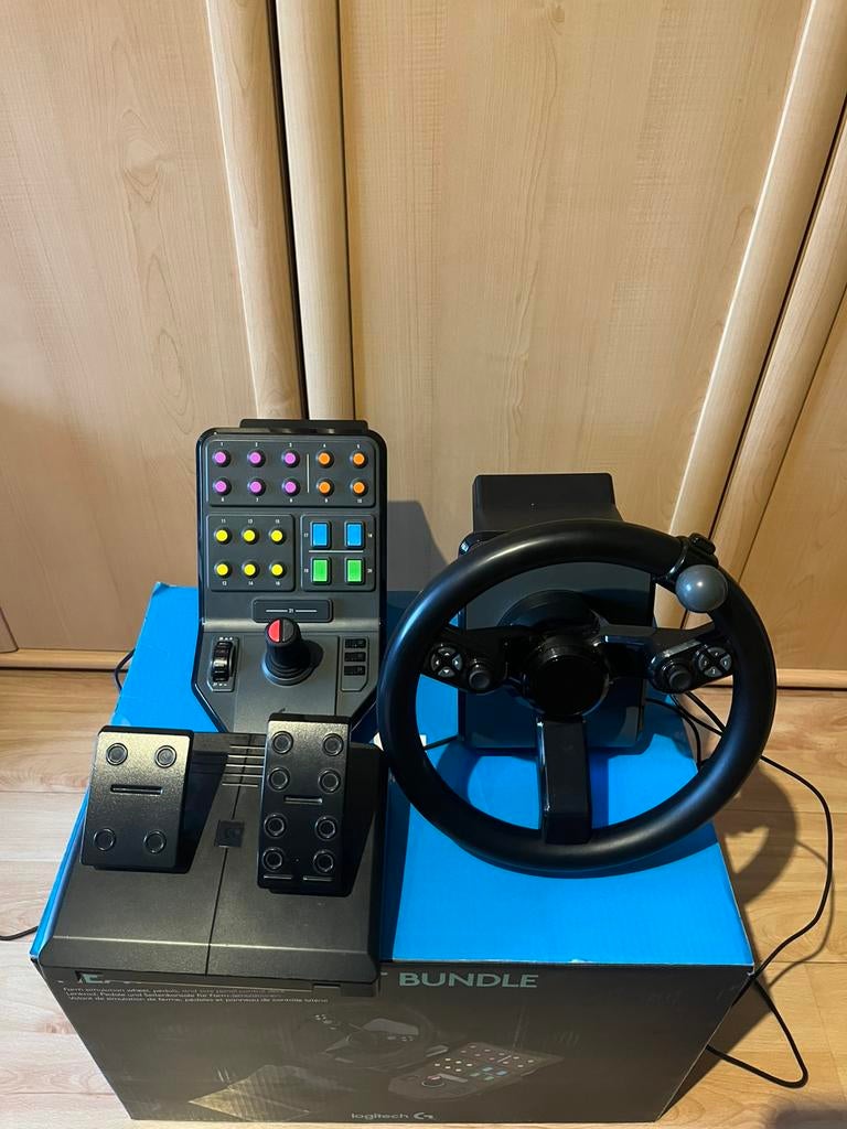 Heavy equipment bundle logitech, Enlèvement, Comme neuf