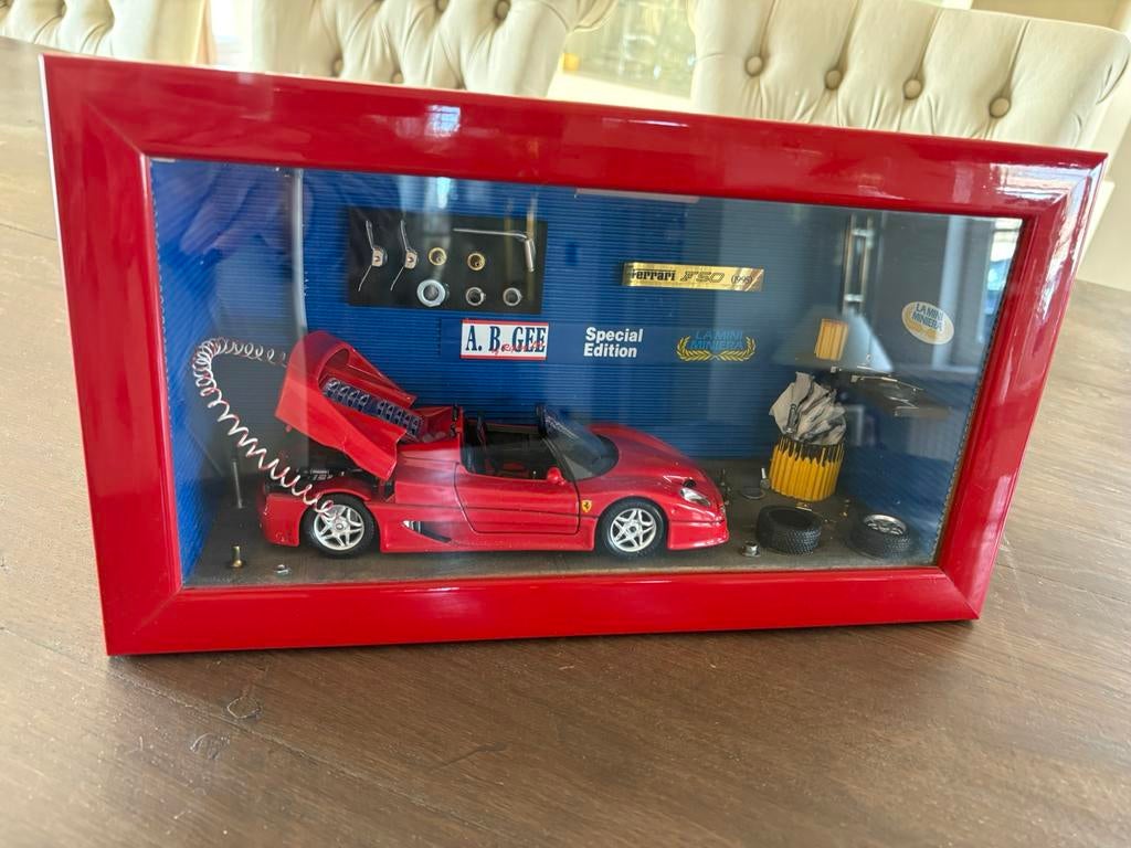 Ferrari F50 (1995) en vitrine, Enlèvement, Comme neuf, Burago