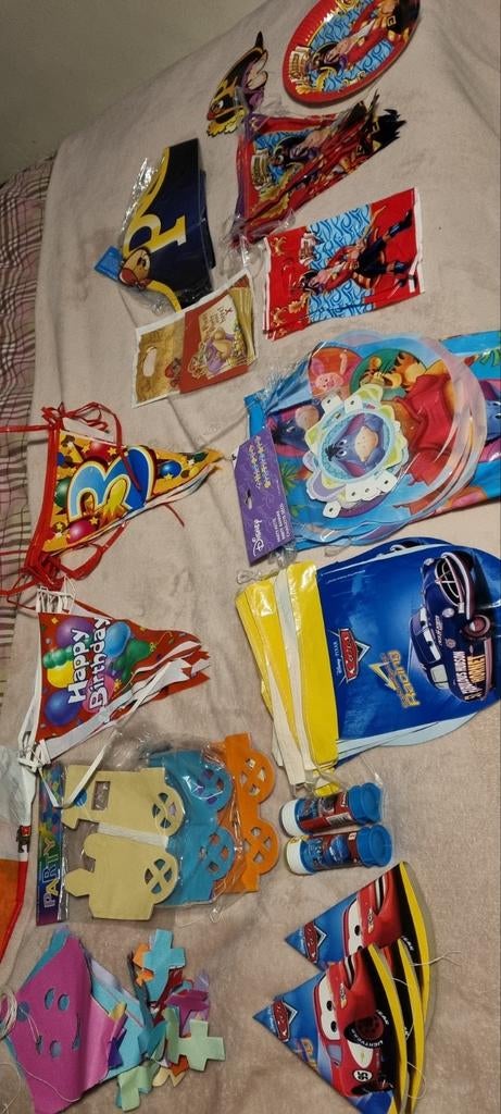 Feestdeco - vlaggen, hoedjes, borden, slingers.., Ophalen, Nieuw