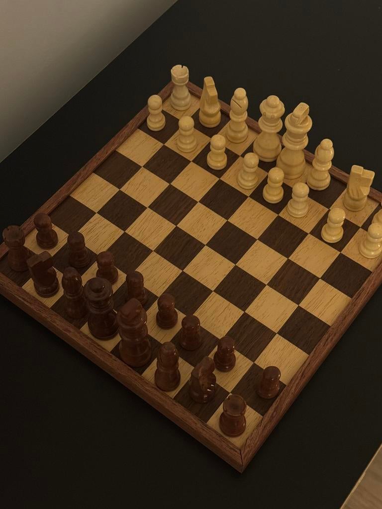Handgemaakt Houten Schaakbord/Handmade Wooden Chessboard, Antiek en Kunst, Ophalen