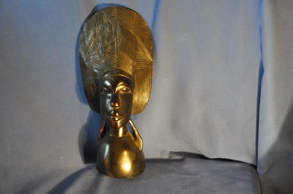 figurine africaine avec grande coiffe en ébène (2), Antiquités & Art, Enlèvement ou Envoi