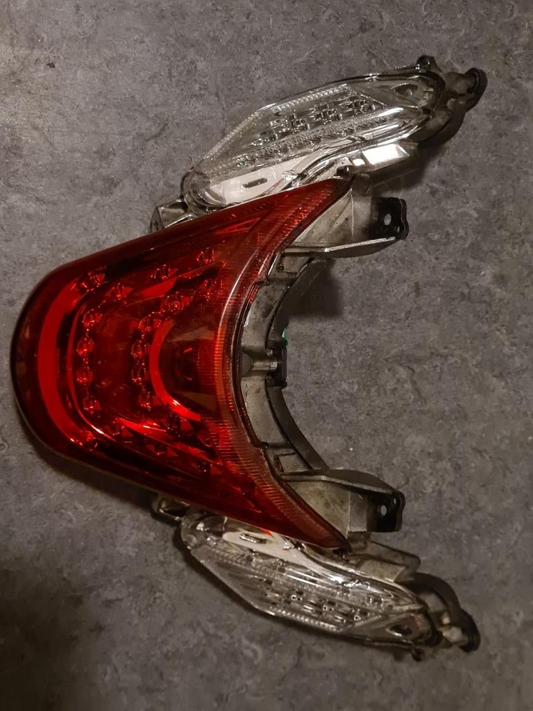 Feu de signalisation avec clignotants pour scooter Sym Mio 5, Vélos & Vélomoteurs, Pièces de cyclomoteur | Général, Enlèvement ou Envoi