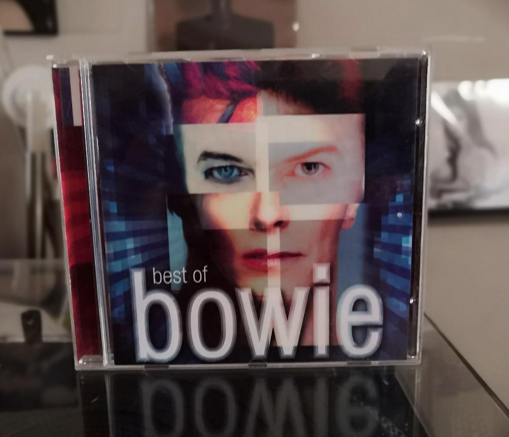 Bowie - Best Of Bowie / CD, Comp. Experimental, Pop Rock, Cd's en Dvd's, Ophalen of Verzenden, Zo goed als nieuw