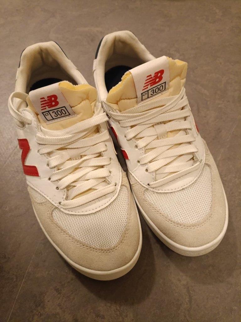 New Balance CT300 wit/rode sneakers — maat 39,5, Wit, Ophalen of Verzenden, Zo goed als nieuw, Sneakers