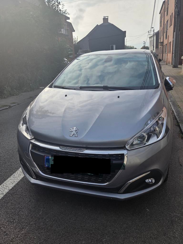 Peugeot 208 Signature 1.2 cc Année 2019, Particulier, Achat