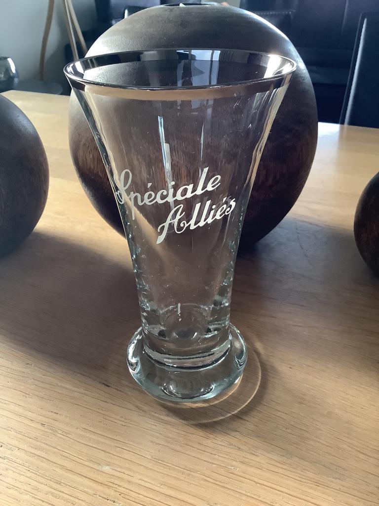 Ancien verre bière brasserie des Alliés Charleroi, Enlèvement