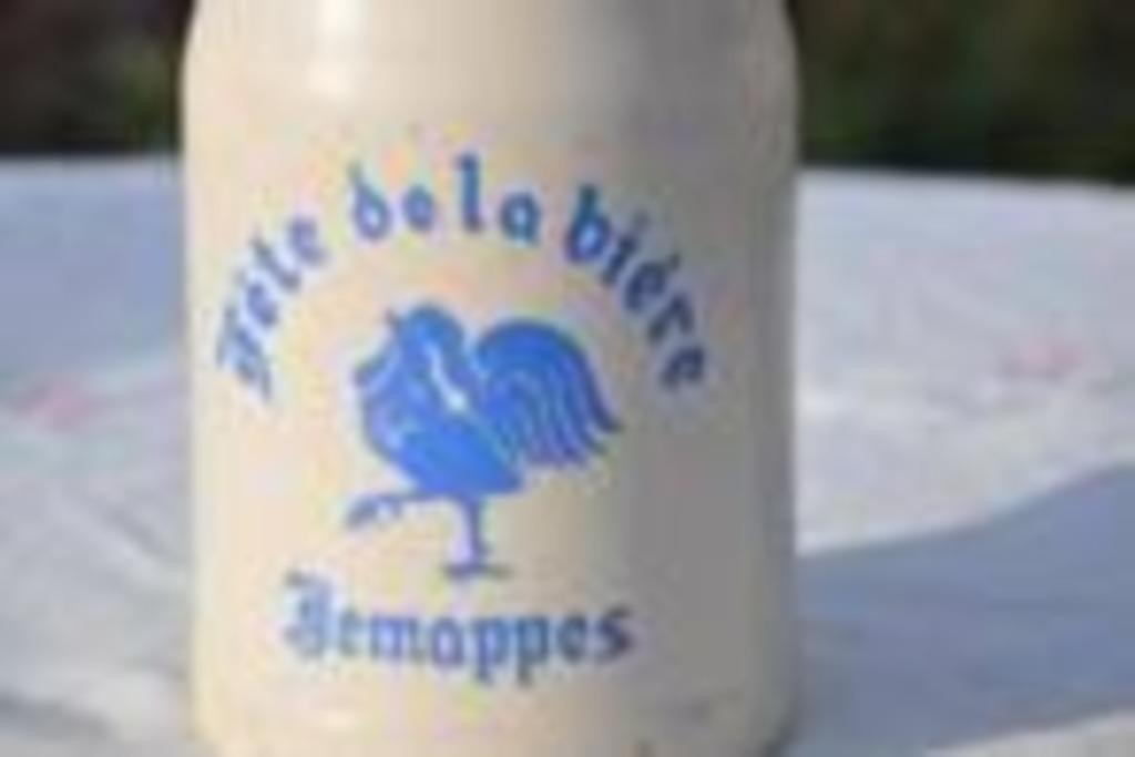chope en gres fete de la biere jemappes, Enlèvement ou Envoi, Utilisé, Chope(s), Autres marques