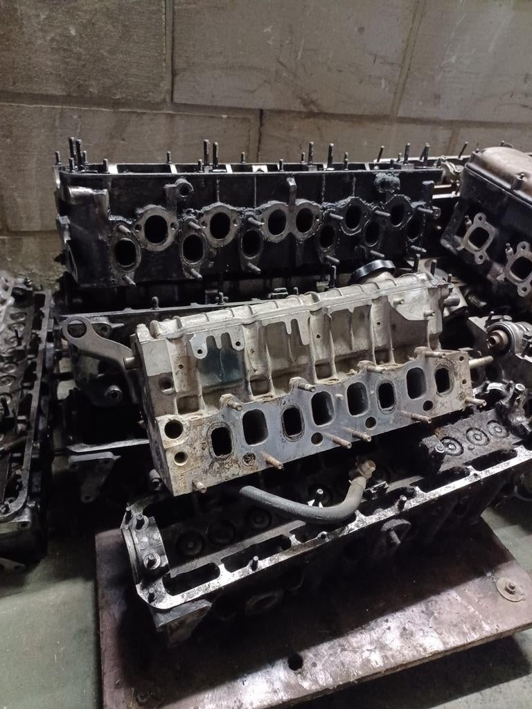 Volvo culasse, cilinderkoppen., Auto-onderdelen, Motor en Toebehoren, Volvo, Gebruikt, Ophalen of Verzenden