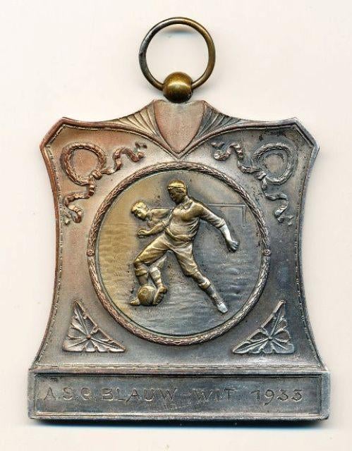 (s35) Voetbal, Medaille, 1933, Verzamelen, Sportartikelen en Voetbal, Ophalen of Verzenden, Gebruikt