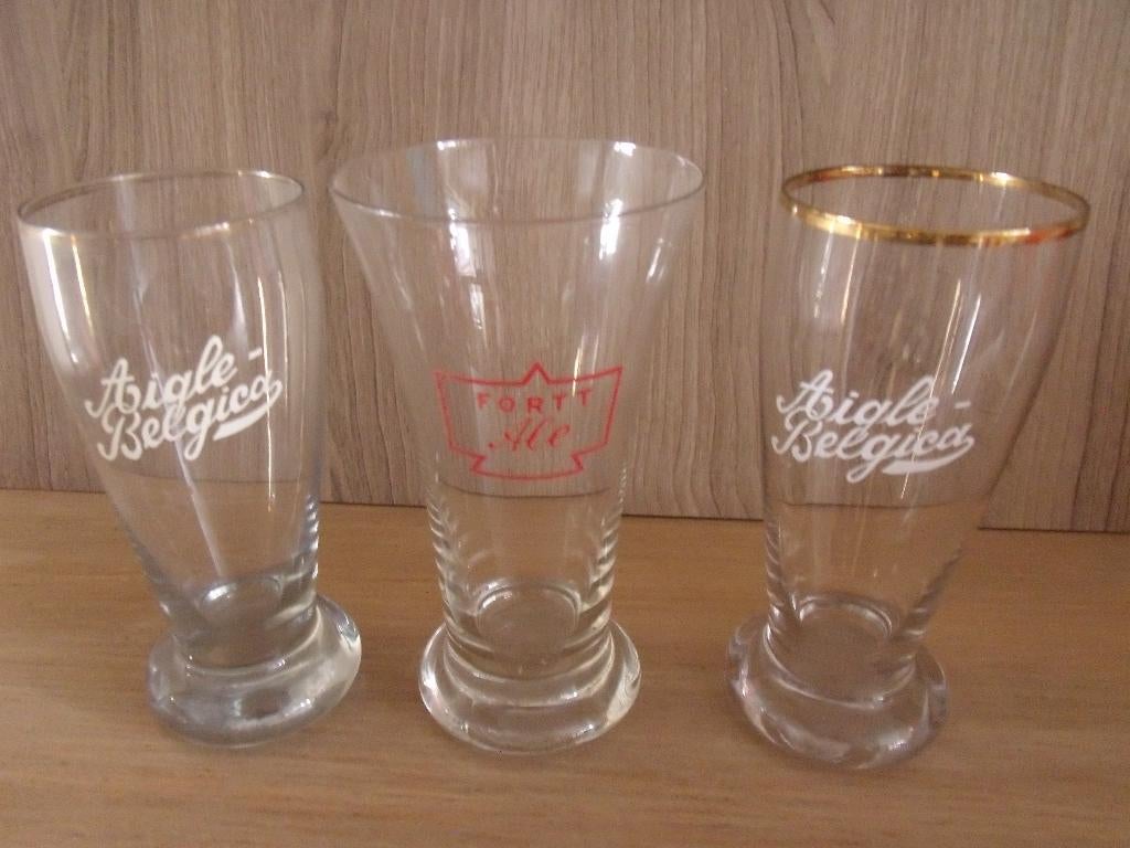 3 verres à bière  pied arrondi - Aigle Belgica & Fort Ale, Ophalen, Gebruikt, Glas of Glazen