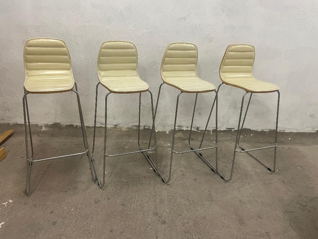 4 vintage barkrukken, Ophalen, Zo goed als nieuw, Leer, 60 tot 90 cm