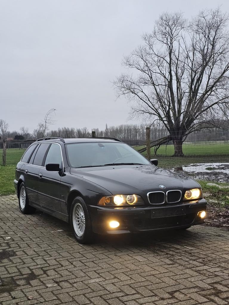 BMW 525iT Restoratie, Auto's, BMW, Automaat, Achterwielaandrijving, Beige, 2495 cc