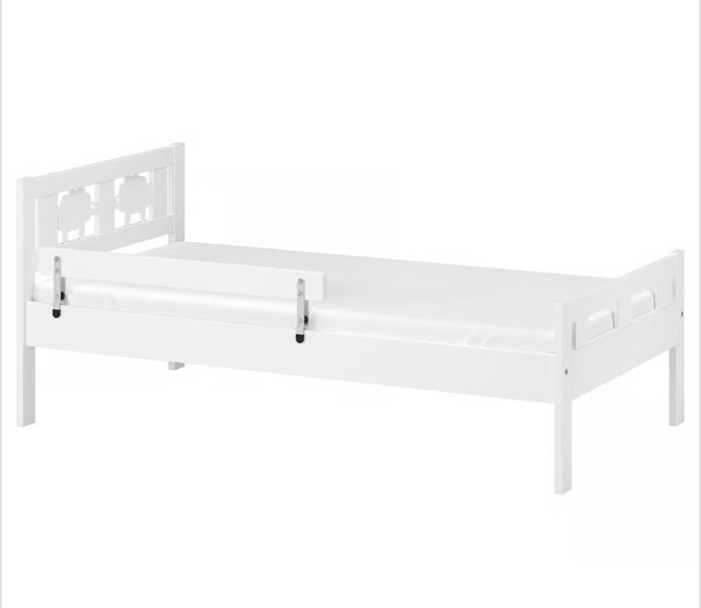 Peuterbed met matras, Kinderen en Baby's, Kinderkamer | Bedden, Ophalen, 85 tot 100 cm, Gebruikt, Matras