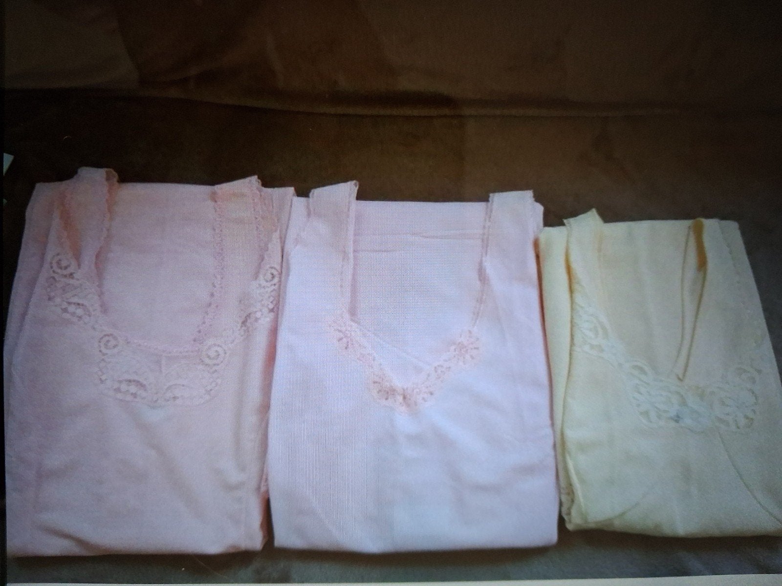 Sous - robes/Fonds de robe/ Combinaison roses ou crème, Enlèvement ou Envoi