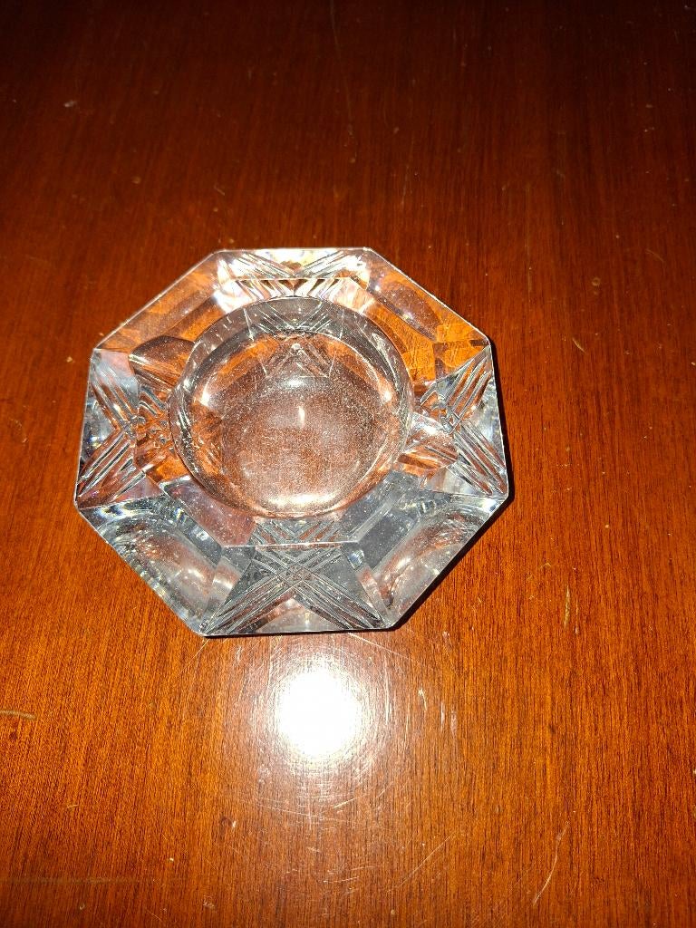 glazen asbak, Ophalen