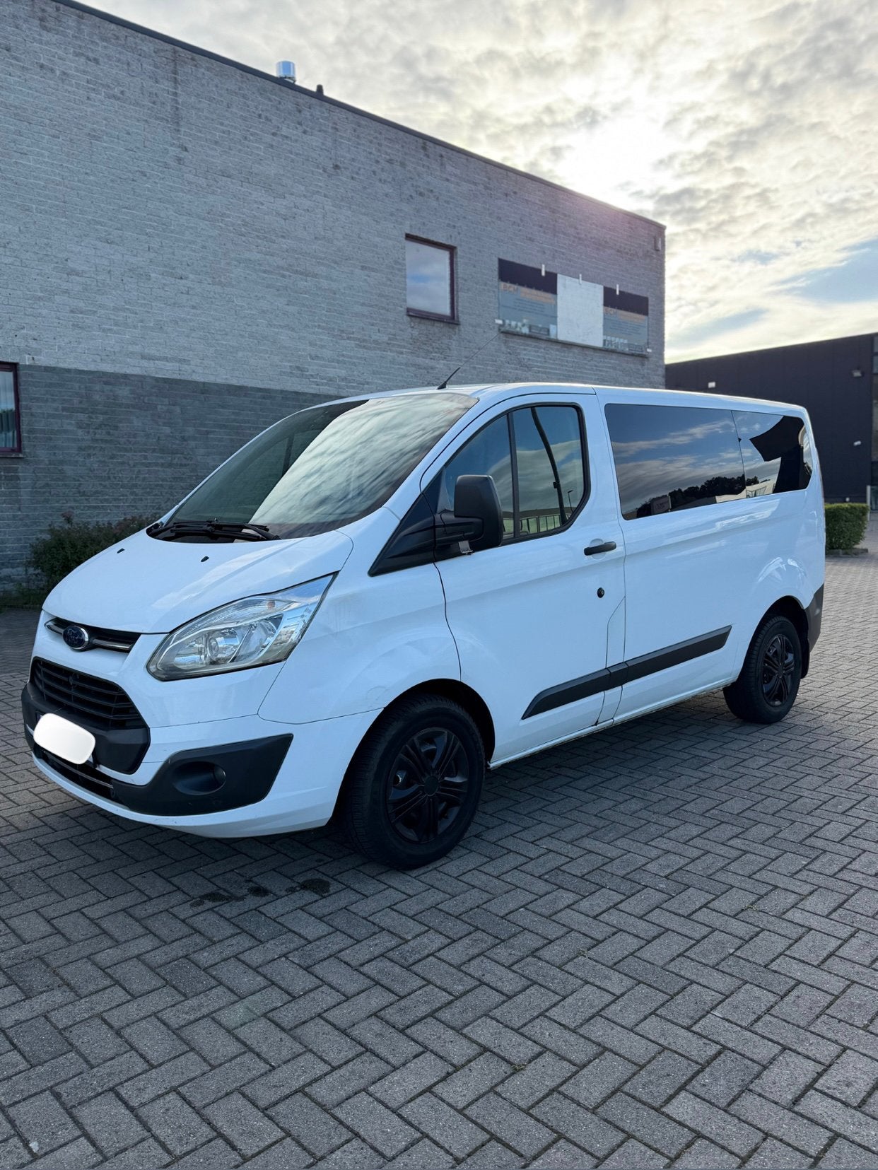 Ford Transit Costum 2.0D 2017 Euro6B  9Plaats 142dkm, Auto's, Voorwielaandrijving, Stof, 4 cilinders, Wit