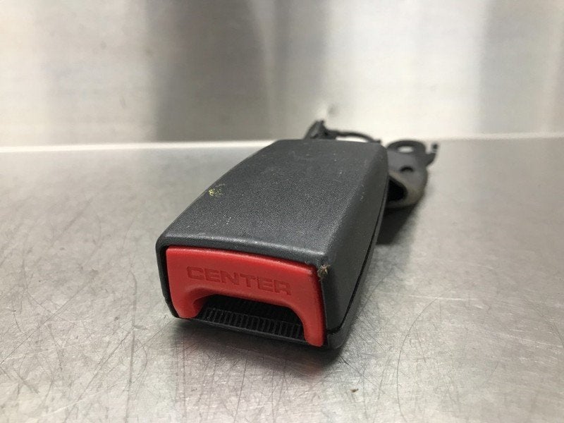 BOUCLE DE CEINTURE CENTRE ARRIÈRE Avensis Wagon (T27), Utilisé, Toyota