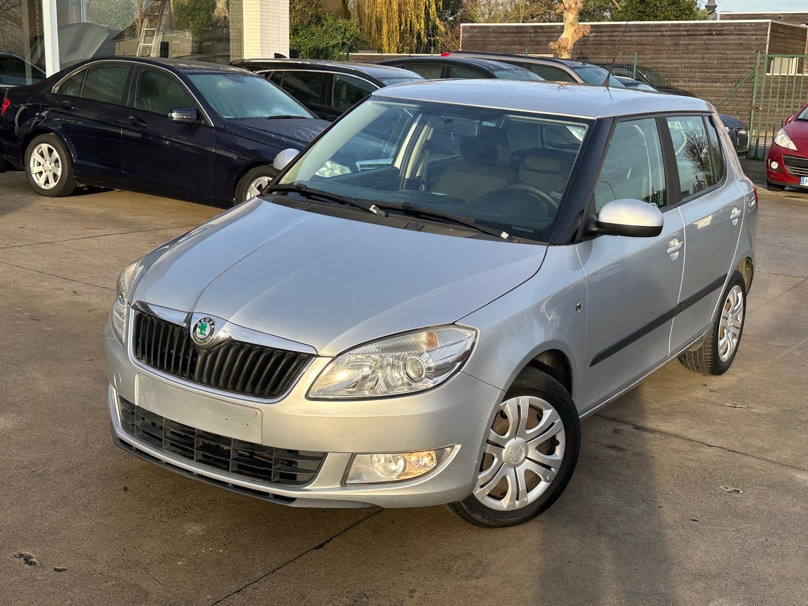 Skoda Fabia 1.2L Diesel 2011 Premier propriétaire, Autos, Euro 5, Achat, Airbags, Entreprise