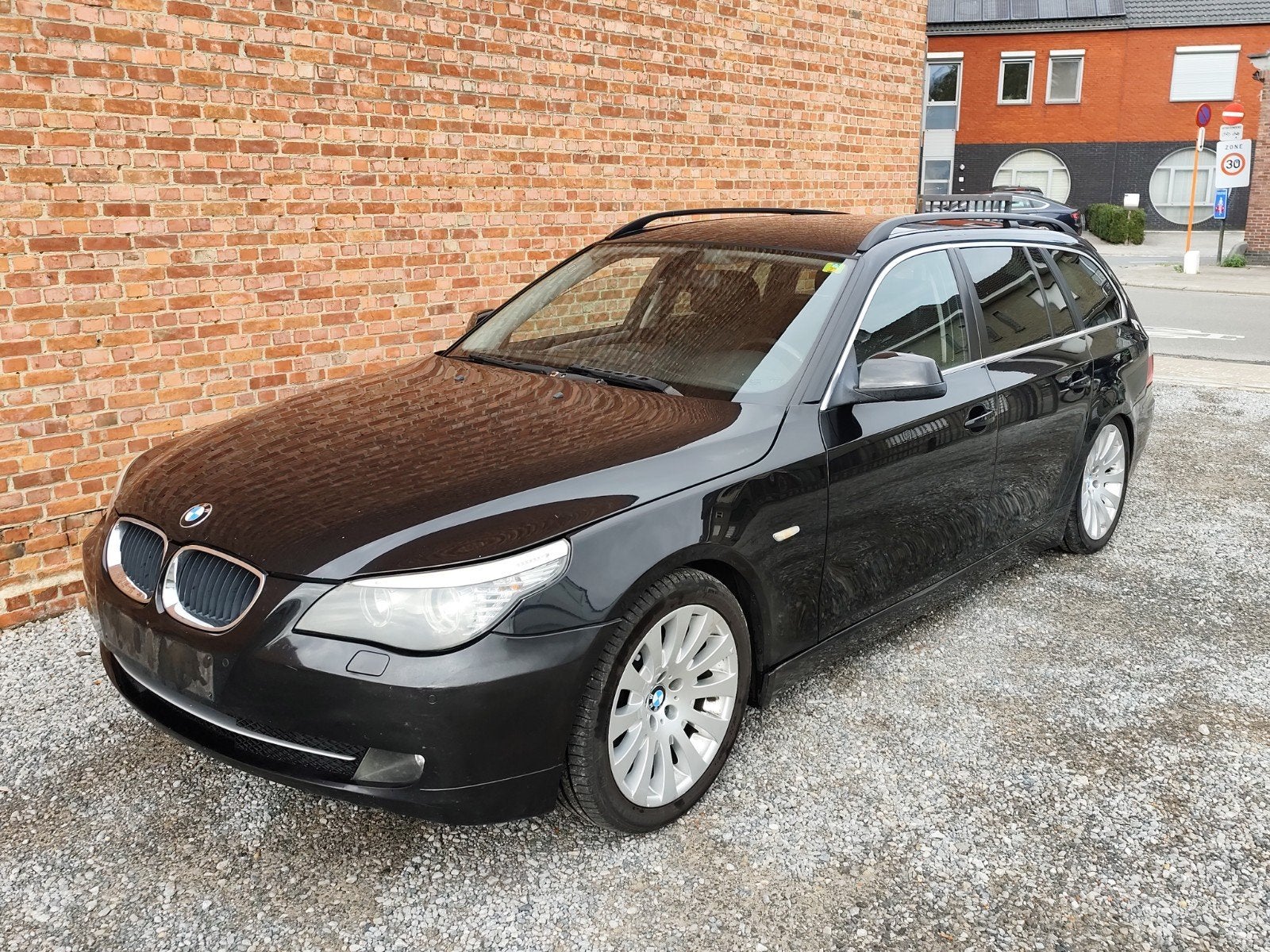 BMW 520d Break (E61) 163cv
année 2010 (Euro 5), Cuir, Euro 5, Entreprise, Boîte manuelle