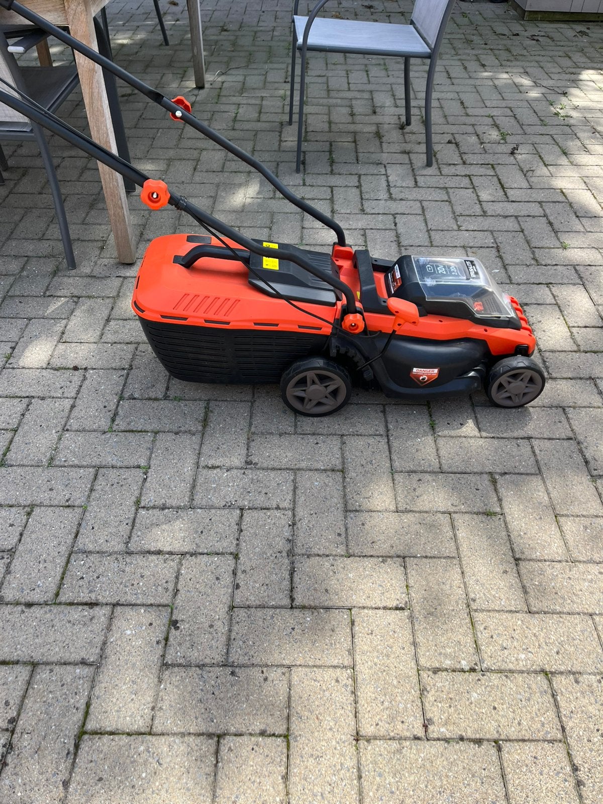 Snoerloze grasmaaier Powerplus POWDPG75561, Jardin & Terrasse, Tondeuses à gazon, Tondeuses à gazon sur batterie, Tondeuse rotative