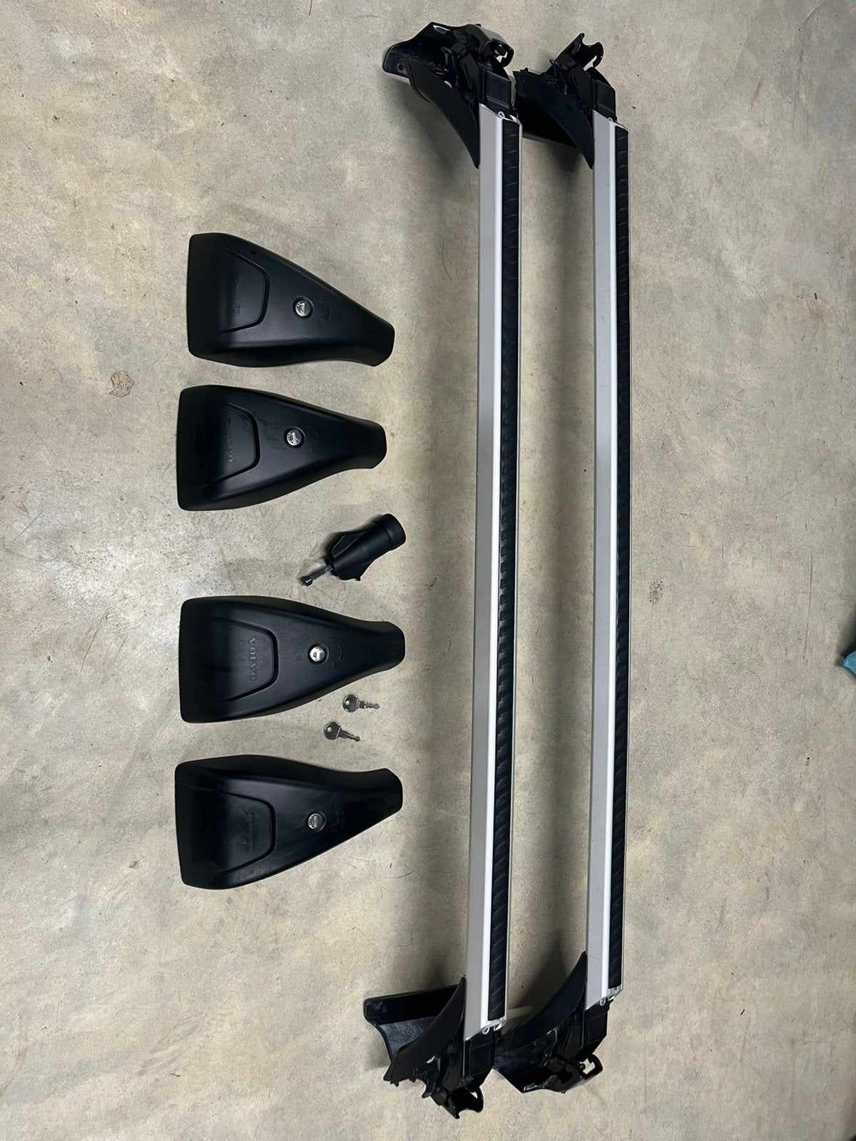 Dakdragers Volvo V60, Ophalen, Zo goed als nieuw
