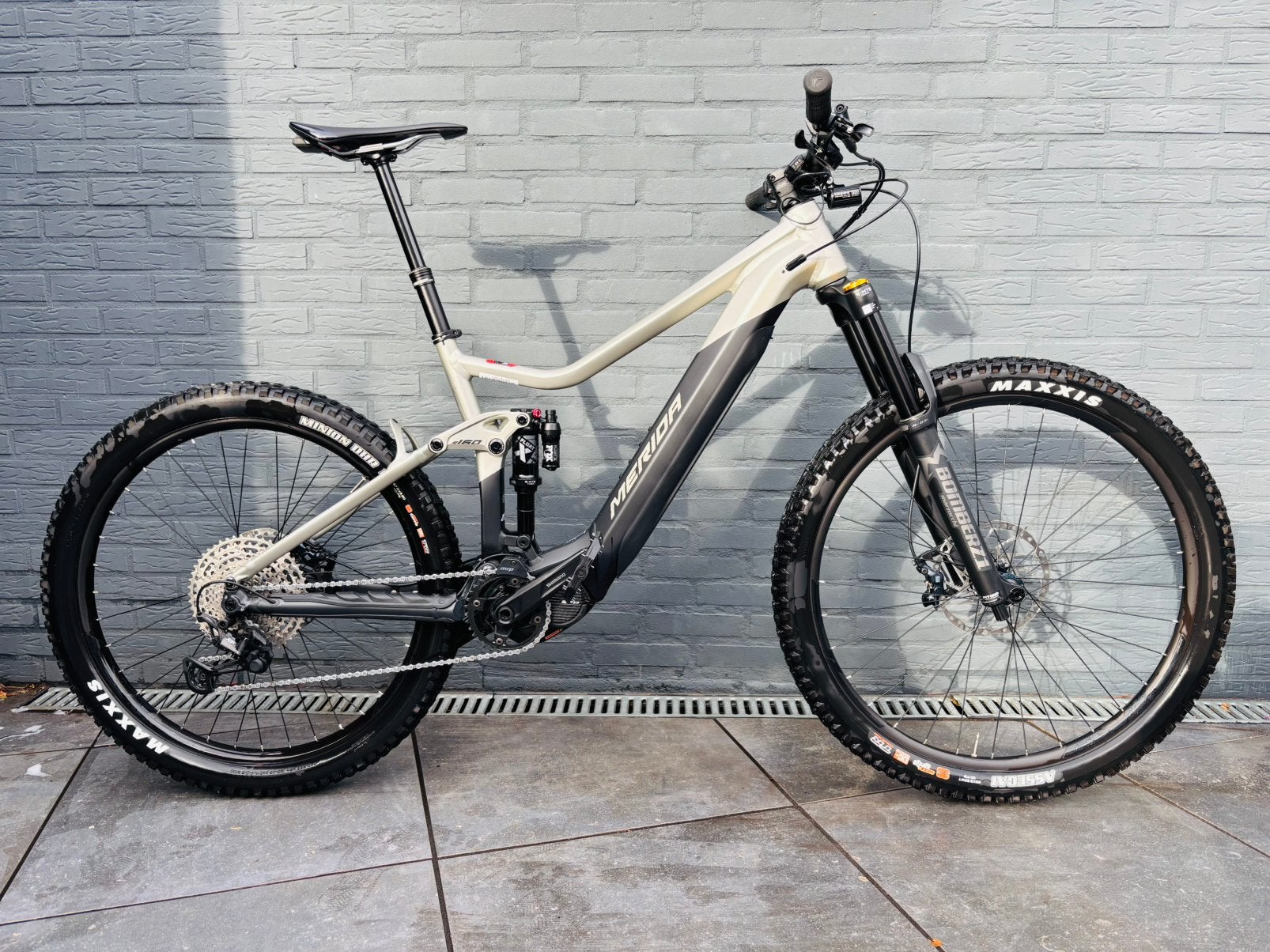 🔥 NIEUWSTAAT 🔥 MERIDA FULLY E-MTB XL slechts 450km, Fietsen en Brommers, Ophalen, Zo goed als nieuw, 50 km per accu of meer