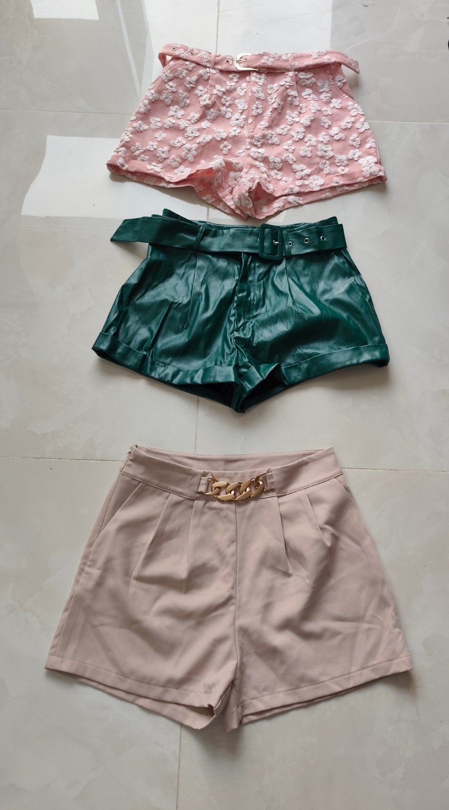 Set van 3 stijlvolle veganistische leren shorts. Zeer goede, Ophalen of Verzenden, Zo goed als nieuw, Maat 38/40 (M)