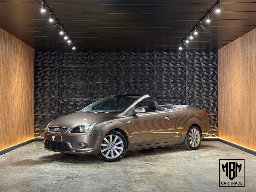 ✅ Ford Focus CC 2.0i Sport GARANTIE Airco Zetelverwarming, 4 zetels, Stof, Zwart, 4 cilinders
