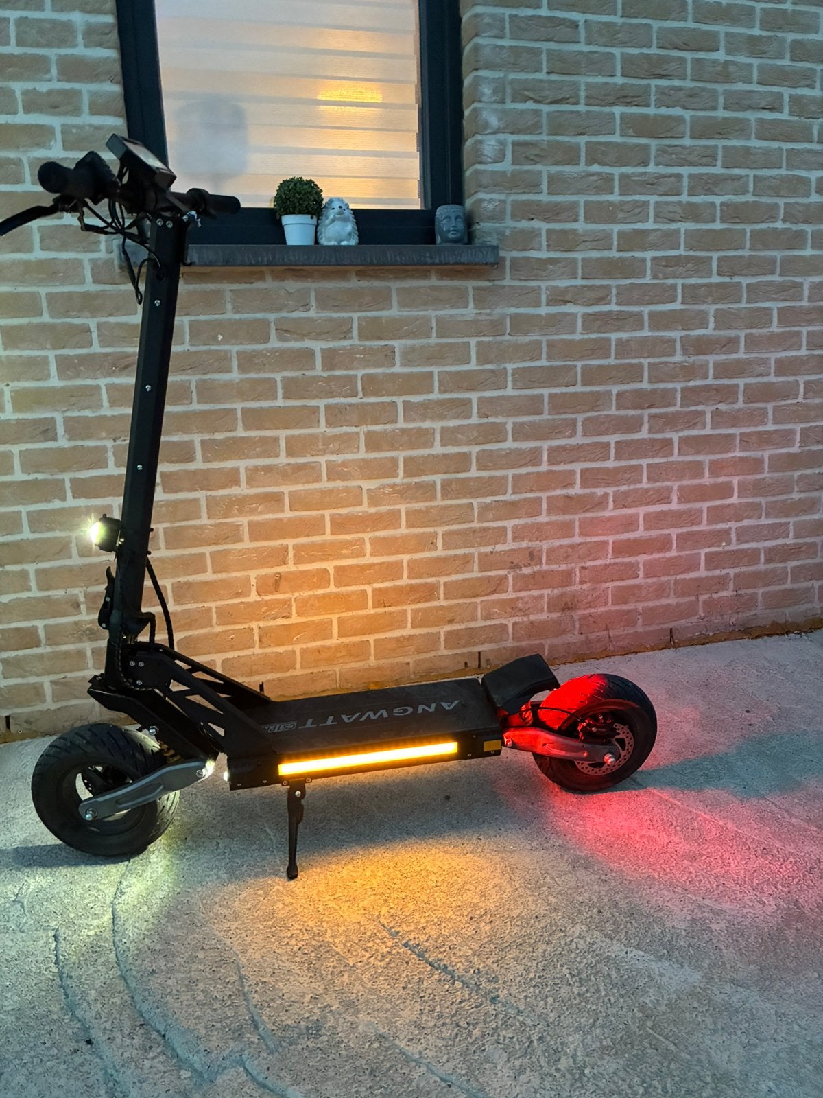 Trottinette électrique angwatt cs1pro version 2025 négociabl, Enlèvement, Comme neuf