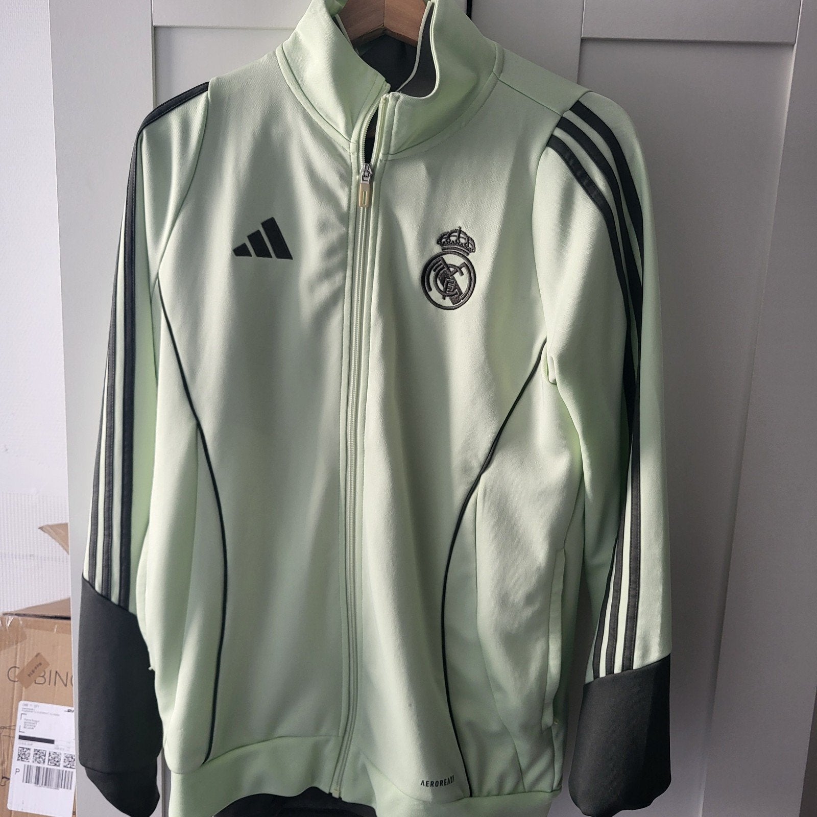 Trainingspak Real Madrid van 2026 met polo RM, Kleding | Heren, Sportkleding, Ophalen of Verzenden