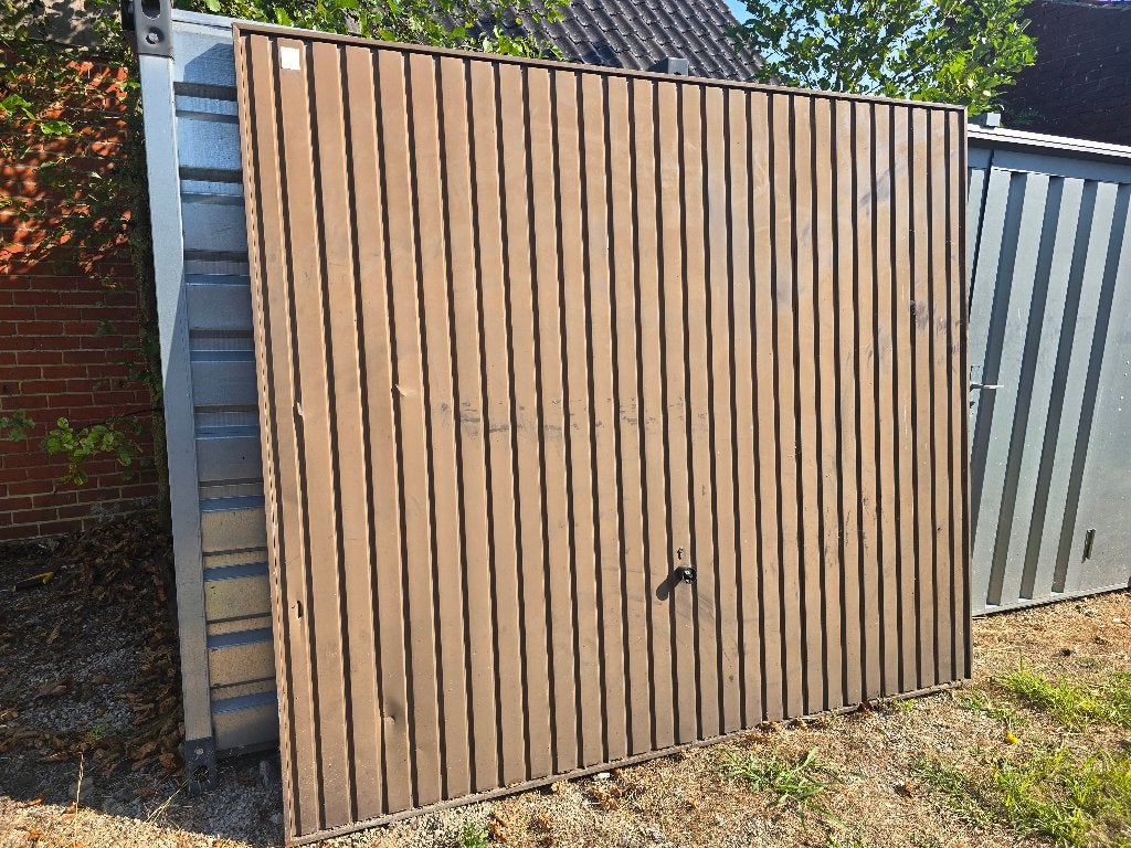Garagepoort met hier en daar een deukje 245x212cm, Ophalen, Gebruikt, Metaal