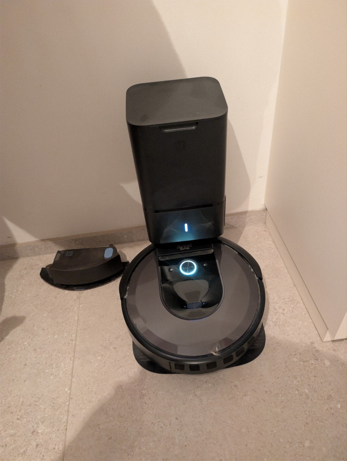 Irobot combo i8+, Ophalen, IRobot