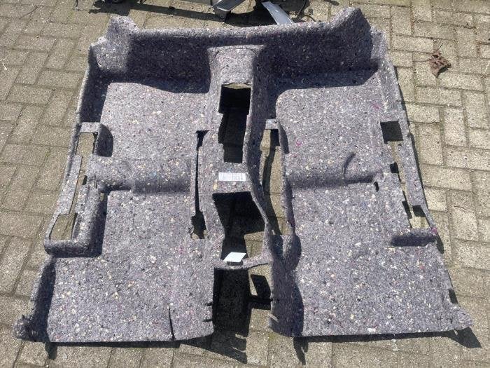 Tapis isolant arrière droite d'un Seat Arona, -, 3 mois de garantie, Utilisé, -
