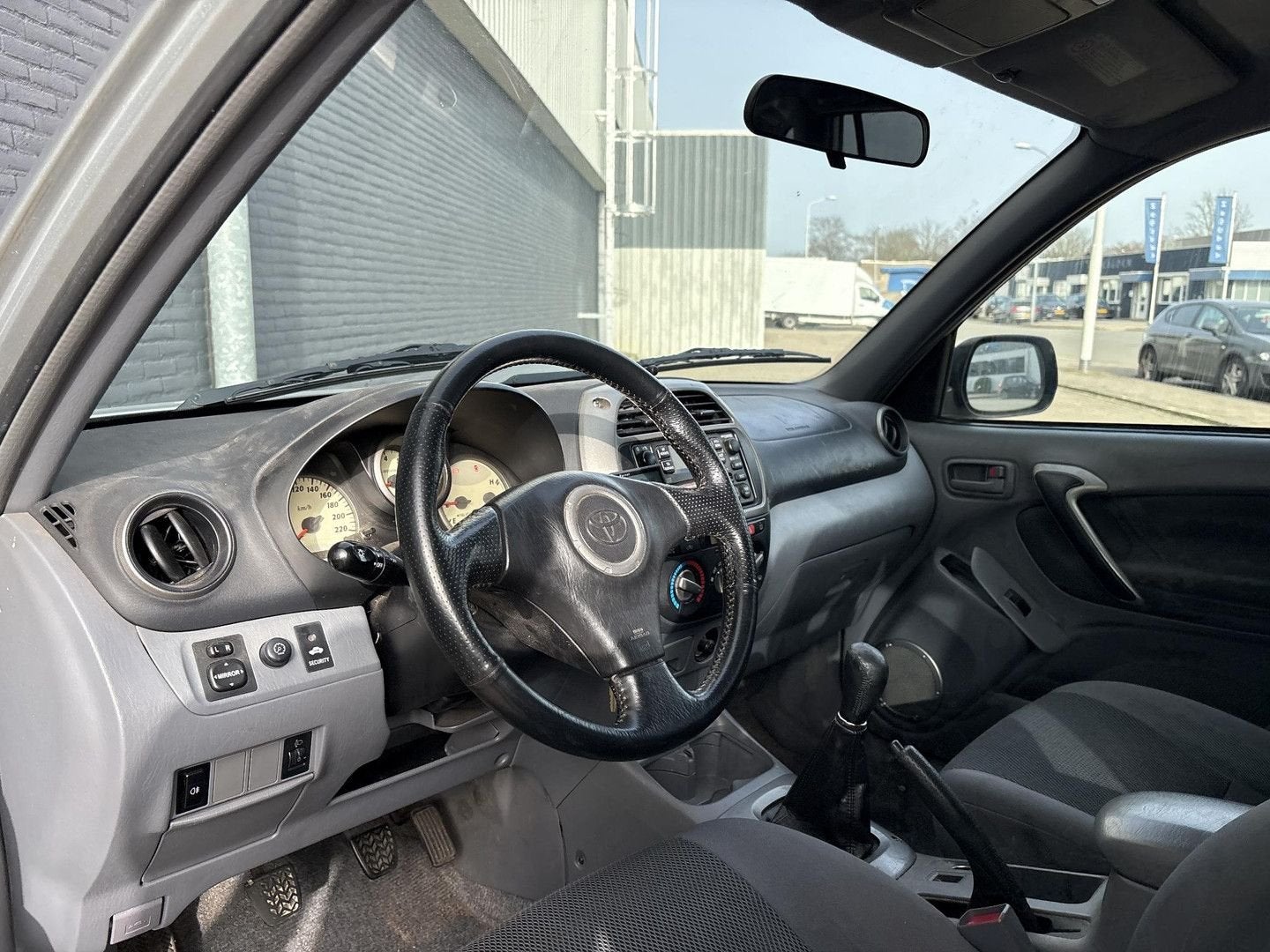 Toyota RAV 4 2.0-16V VVT-i Sol | Airco | Trekhaak |, Elektrische ramen, Zwart, 211 g/km, Bedrijf