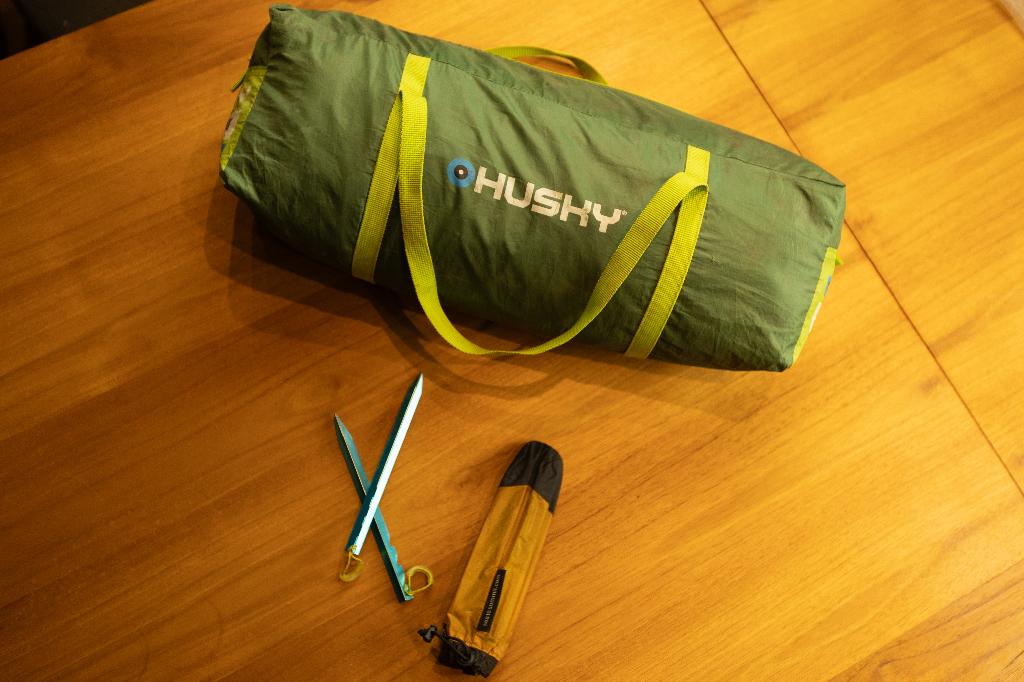 Tente bivouac randonnée camping HUSKY sardine ultraligth, Caravanes & Camping, Tentes, jusqu'à 2, Utilisé, Enlèvement ou Envoi