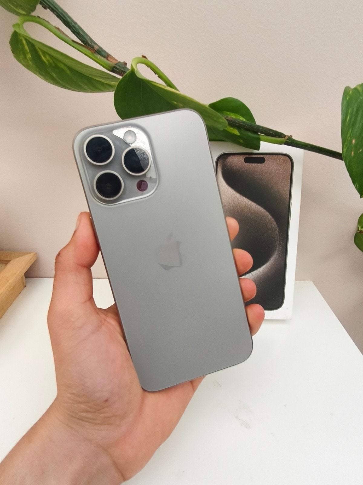 iPhone 15 pro max 256 Go 100% de batterie tout est d'origine, IPhone 15