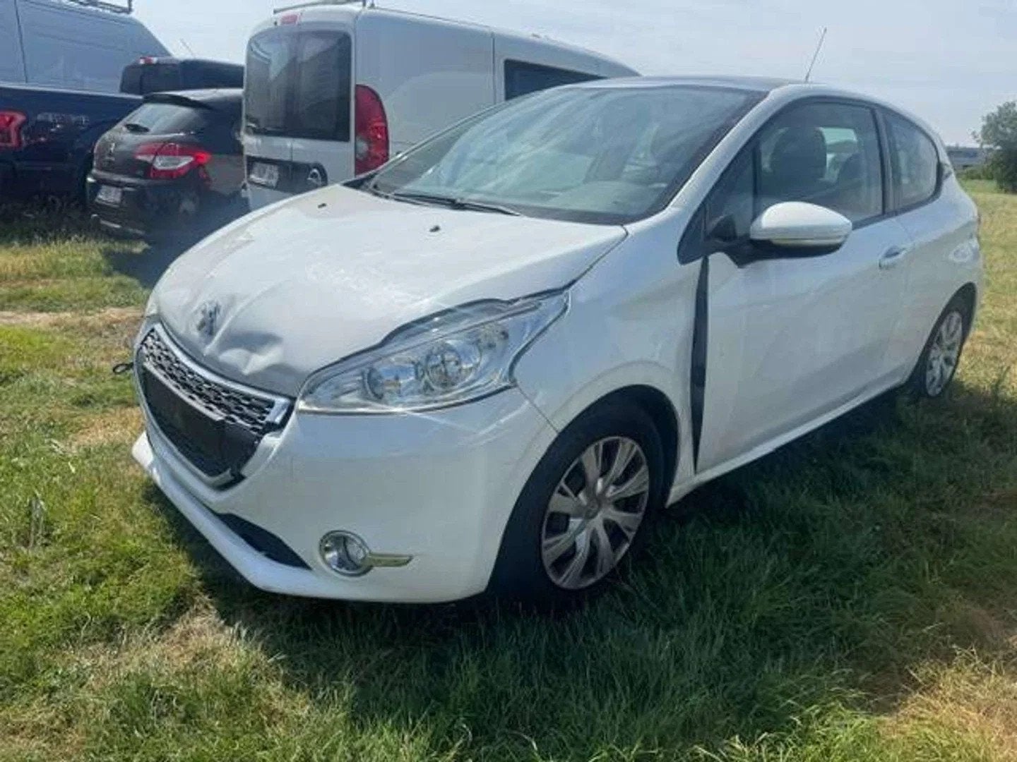 Peugeot 208 208 1.2 automaat / automatique ACCIDENT, Berline, Automatique, 1199 cm³, Blanc