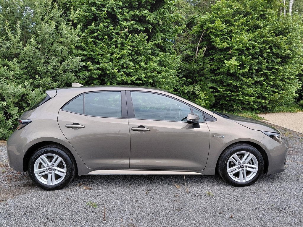 Toyota Corolla 1.8 Hybrid Dynamic e-CVT, Gebruikt, 750 kg, https://public.car-pass.be/vhr/a2e4fd7a-18ac-4eb3-8e7e-eba9298c1897