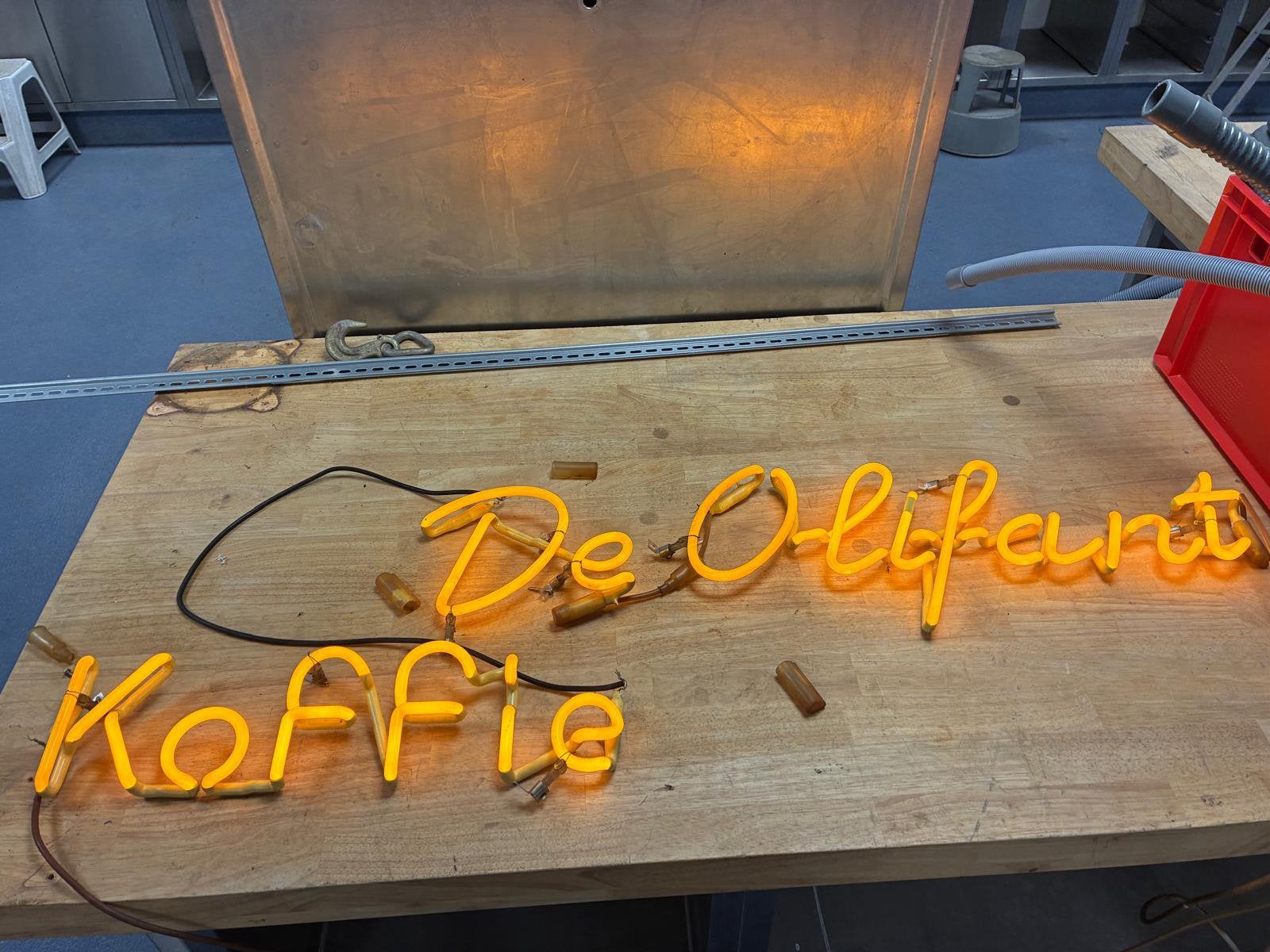 Vintage neon koffie de olifant - werkend - oranje, Ophalen